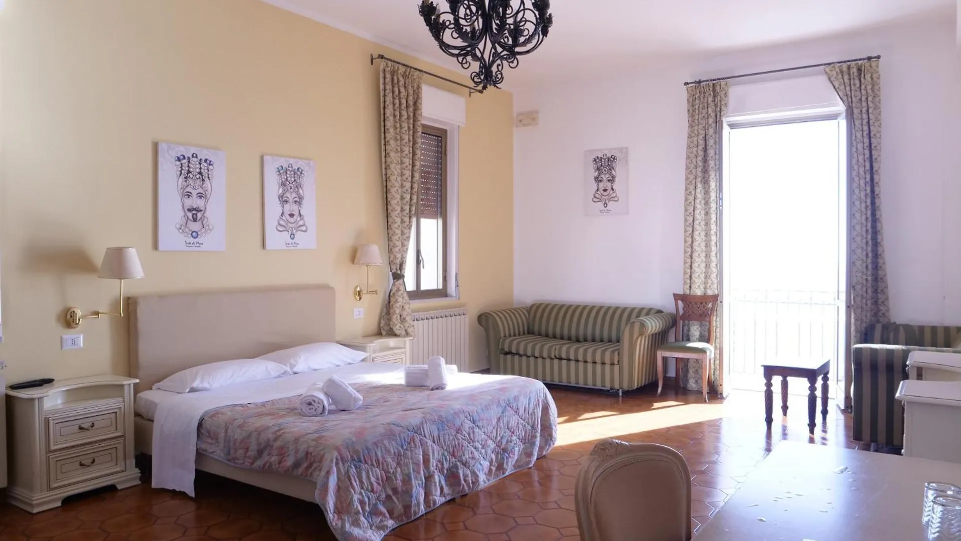 Hotel Elios Tao Taormina 3*,
