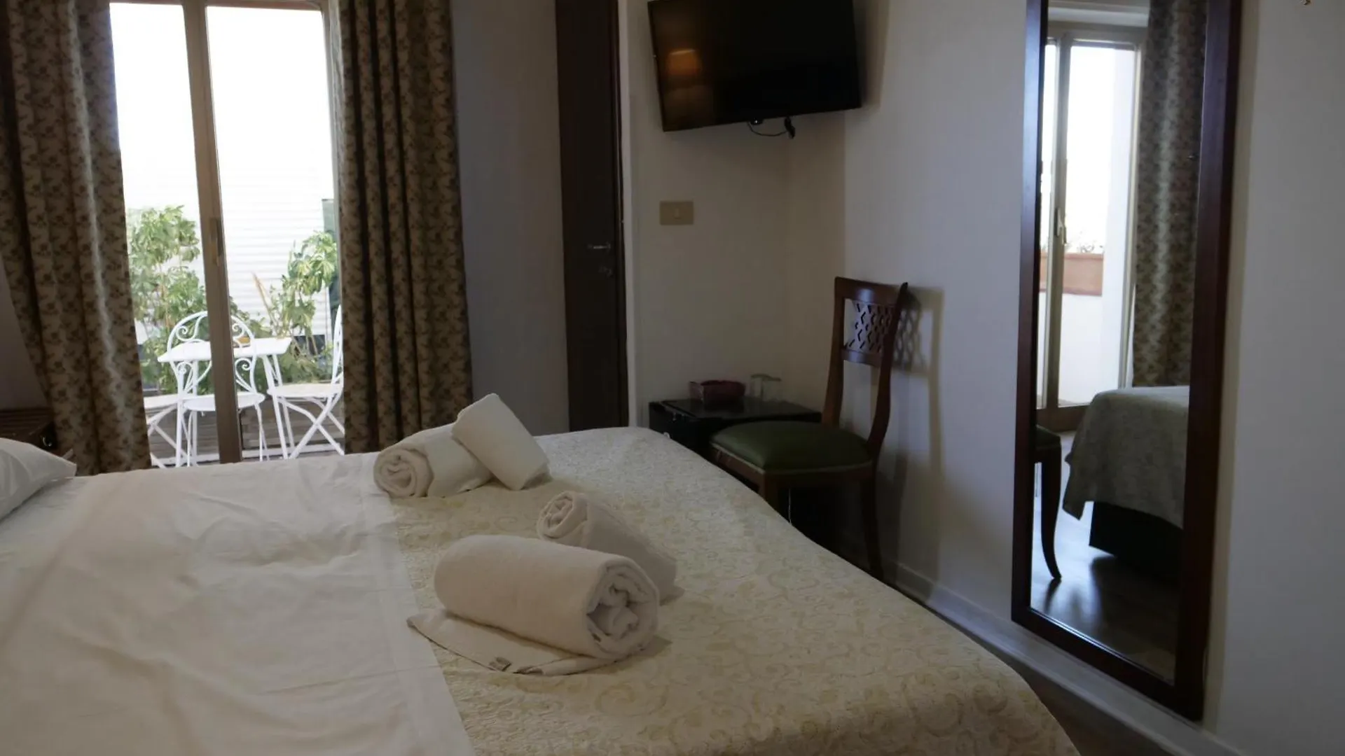 Hotel Elios Tao Taormina 3*,  Italy